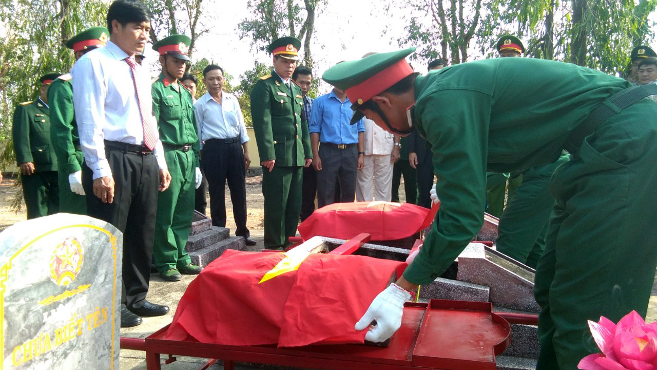 Huyện Ea Súp truy điệu và an táng hài cốt liệt sĩ