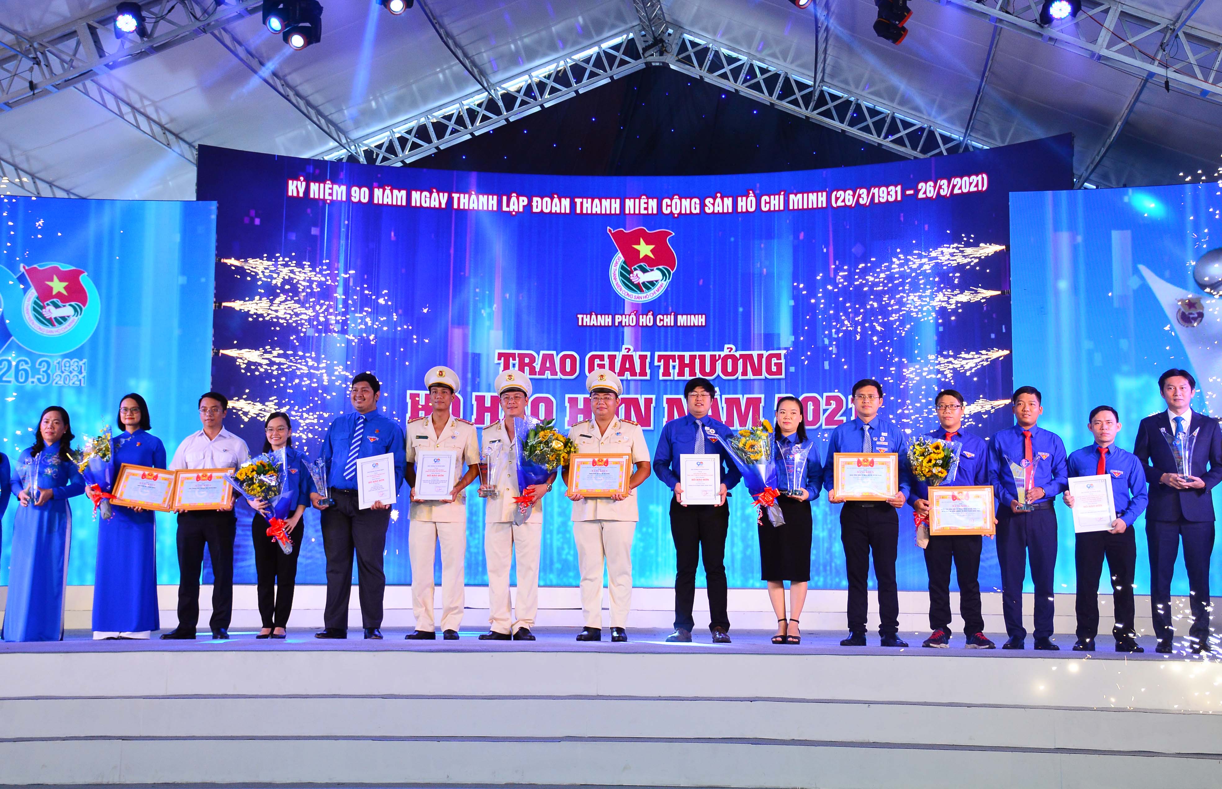 Thành đoàn TP Hồ Chí Minh trao Giải thưởng Hồ Hảo Hớn năm 2021