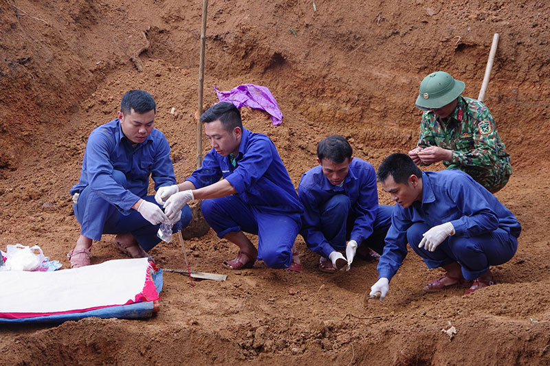 Sư đoàn 968 quy tập 12 hài cốt liệt sĩ tại huyện Đakrông, tỉnh Quảng Trị