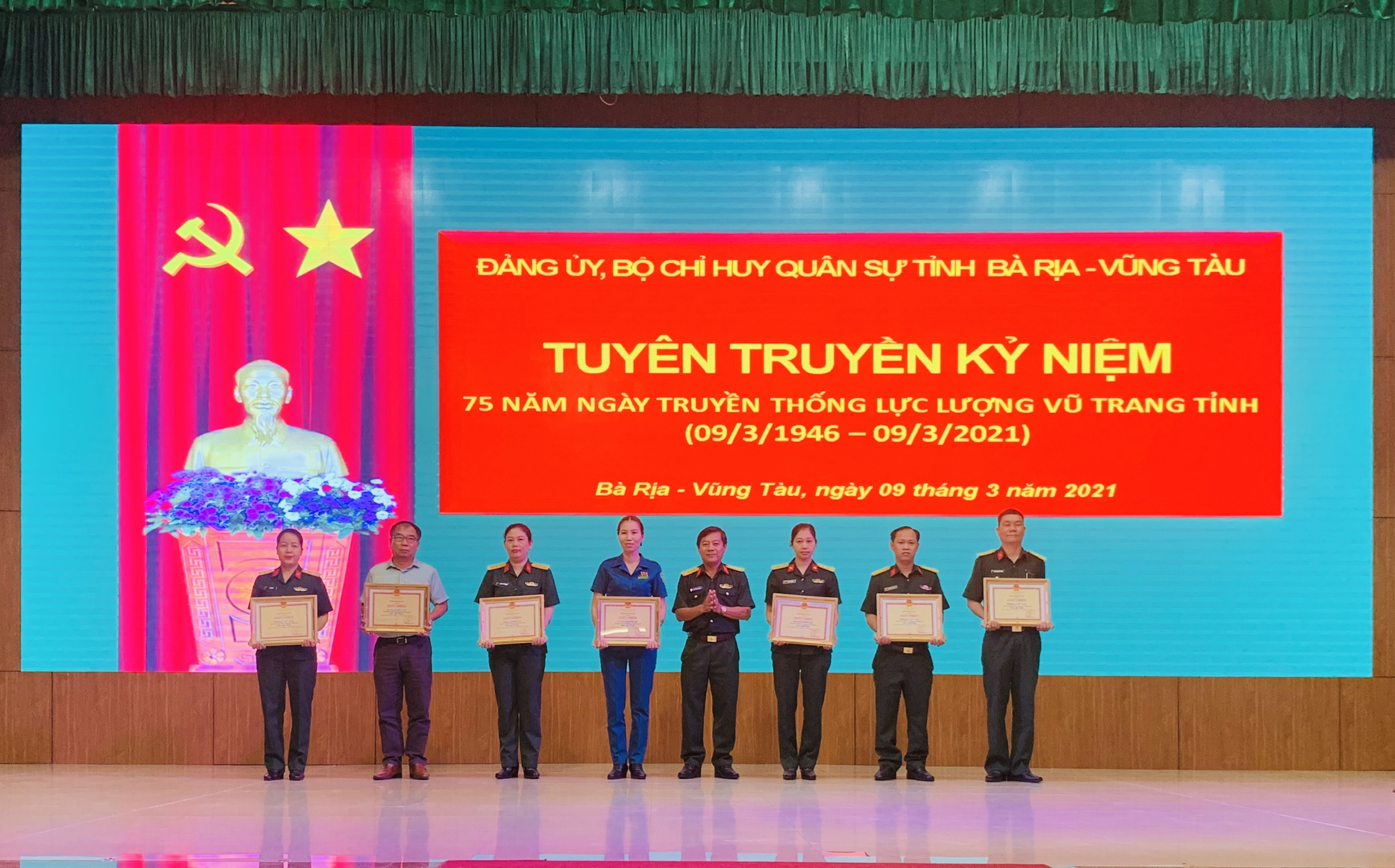 Cán bộ dân quân có duyên với các giải thưởng