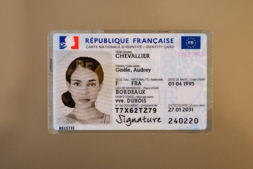 Pháp công bố mẫu thẻ căn cước công dân sinh học mới