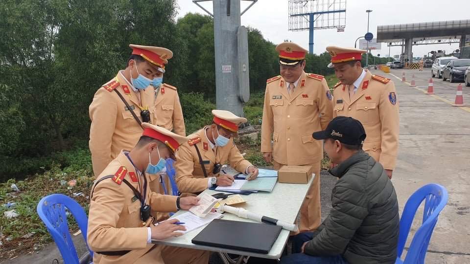 Bảo đảm môi trường tham gia giao thông an toàn, văn minh
