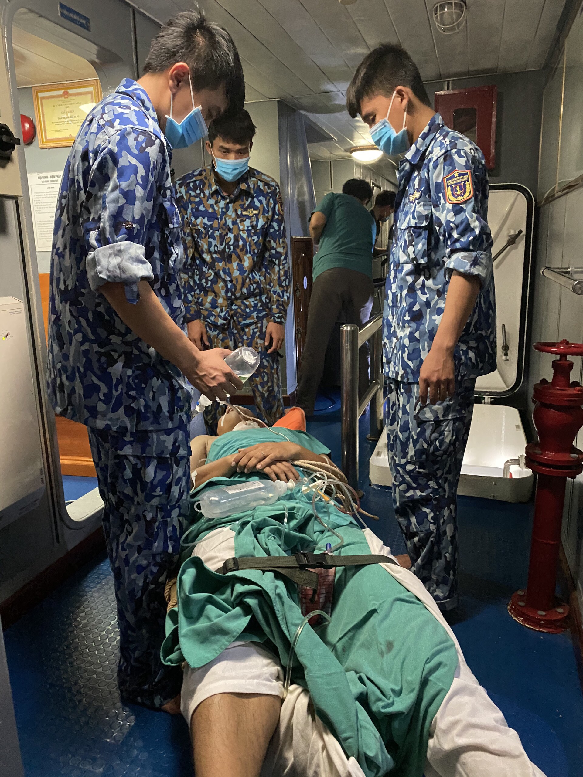 Bộ tư lệnh Vùng Cảnh sát biển 4 cấp cứu thành công quân nhân trên đảo Thổ Châu