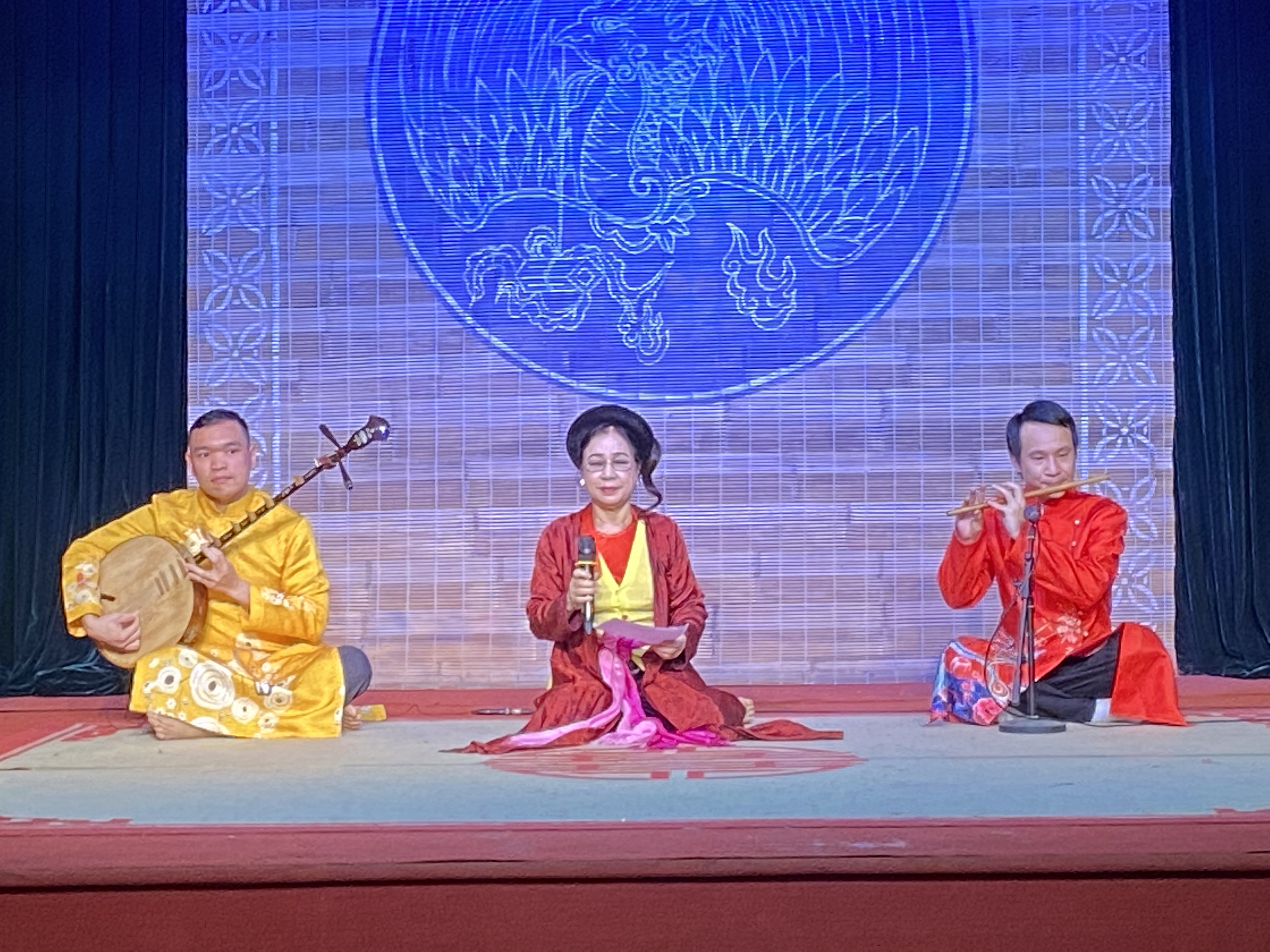 Giới thiệu Truyện Kiều của Nguyễn Du theo lối ngâm Kiều