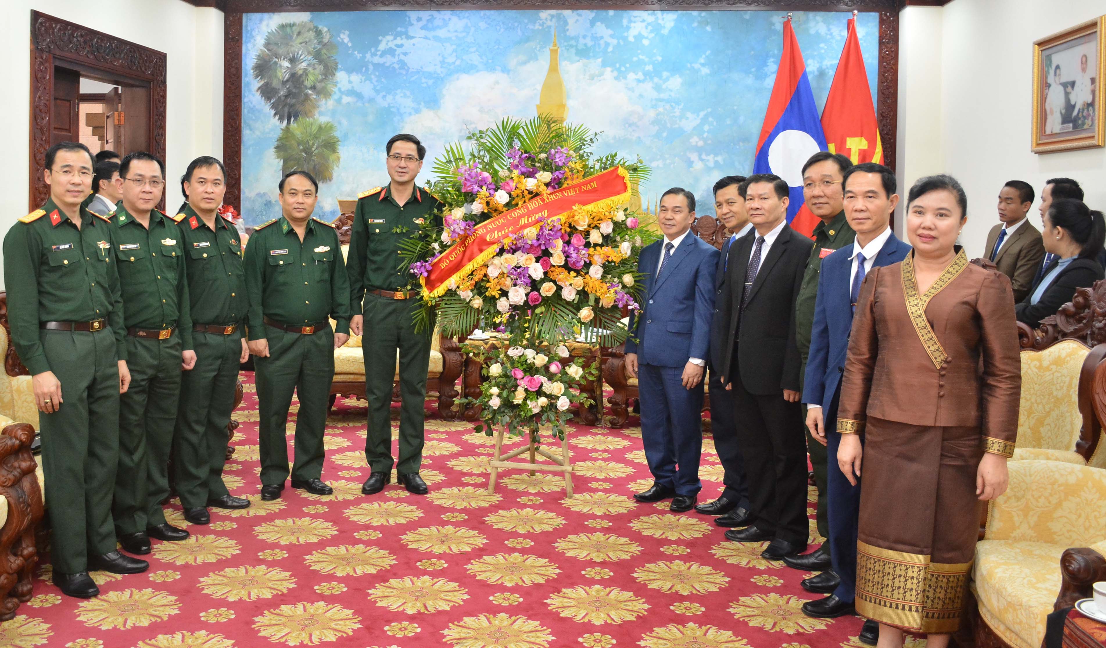 Bộ Quốc phòng chúc Tết cổ truyền Bunpimay của Lào