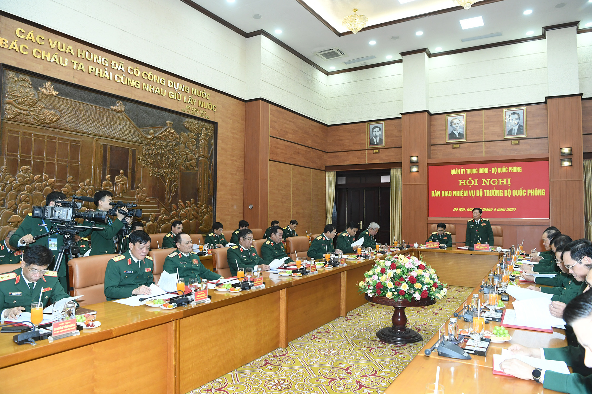 Quang cảnh lễ bàn giao.