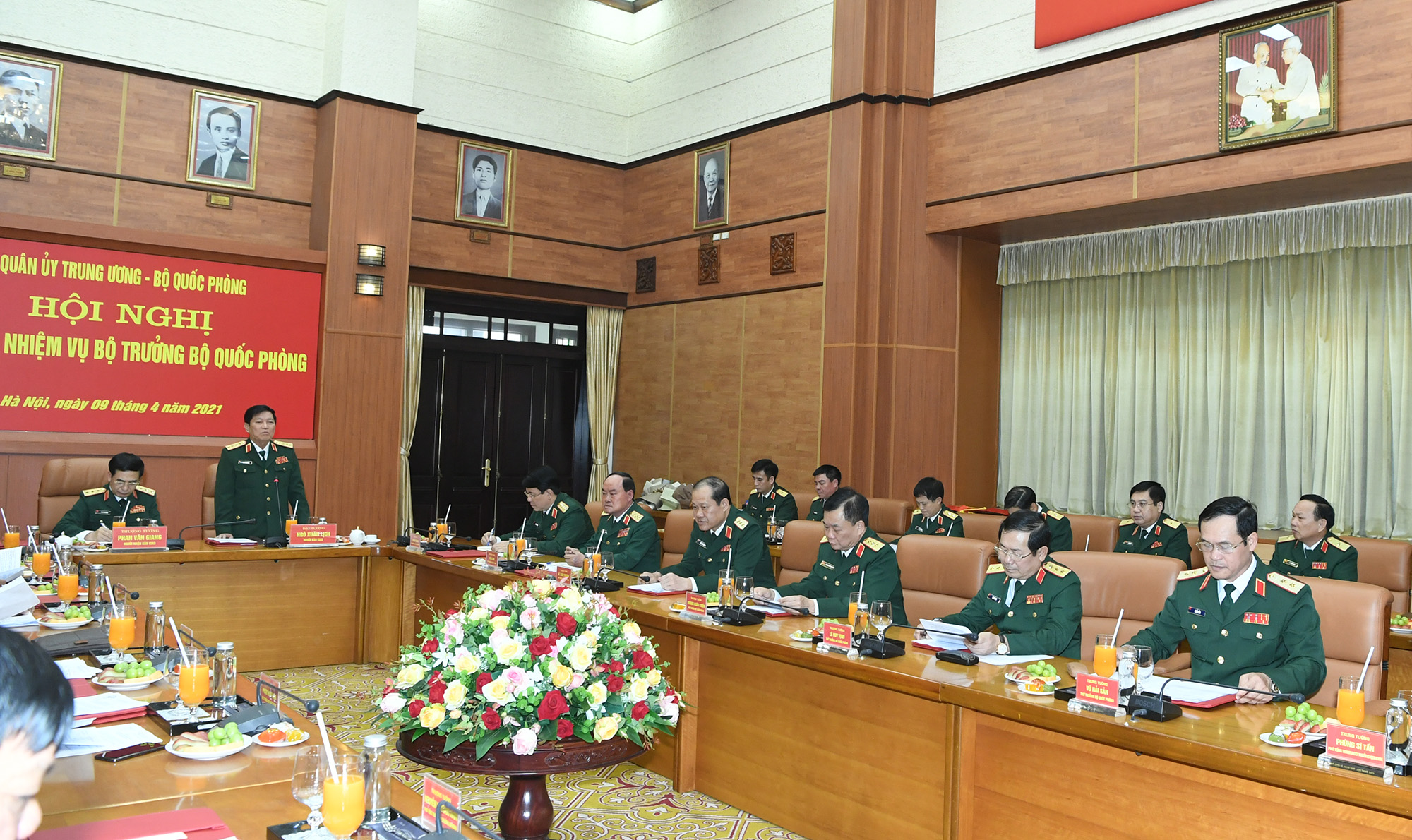 Các đại biểu dự lễ bàn giao nhiệm vụ Bộ trưởng Bộ Quốc phòng.