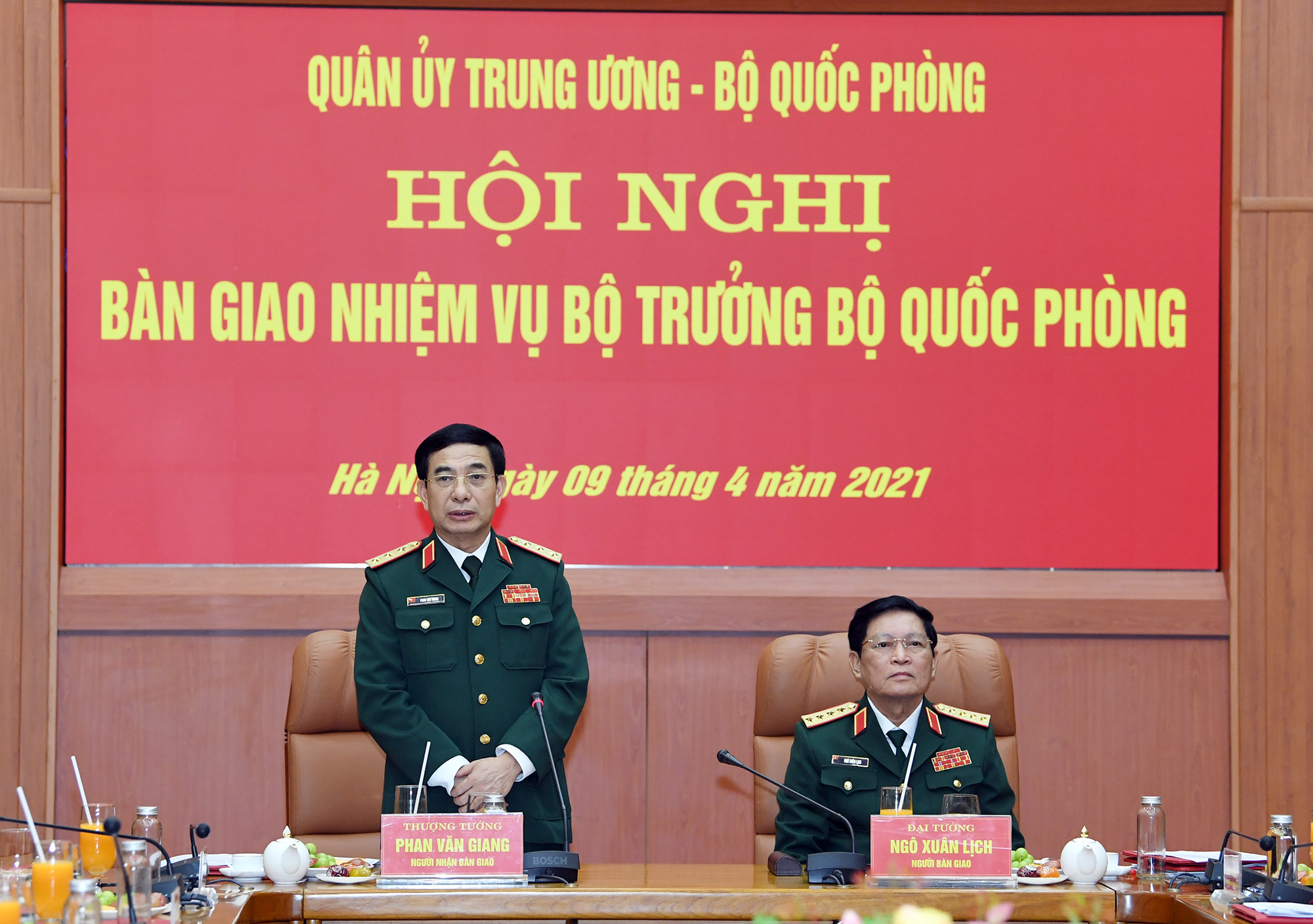 Thượng tướng Phan Văn Giang, Bộ trưởng Bộ Quốc phòng phát biểu tại lễ bàn giao.