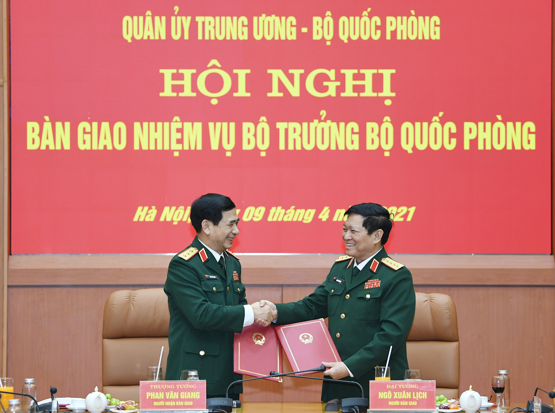 Một số hình ảnh tại Hội nghị bàn giao nhiệm vụ Bộ trưởng Bộ Quốc phòng