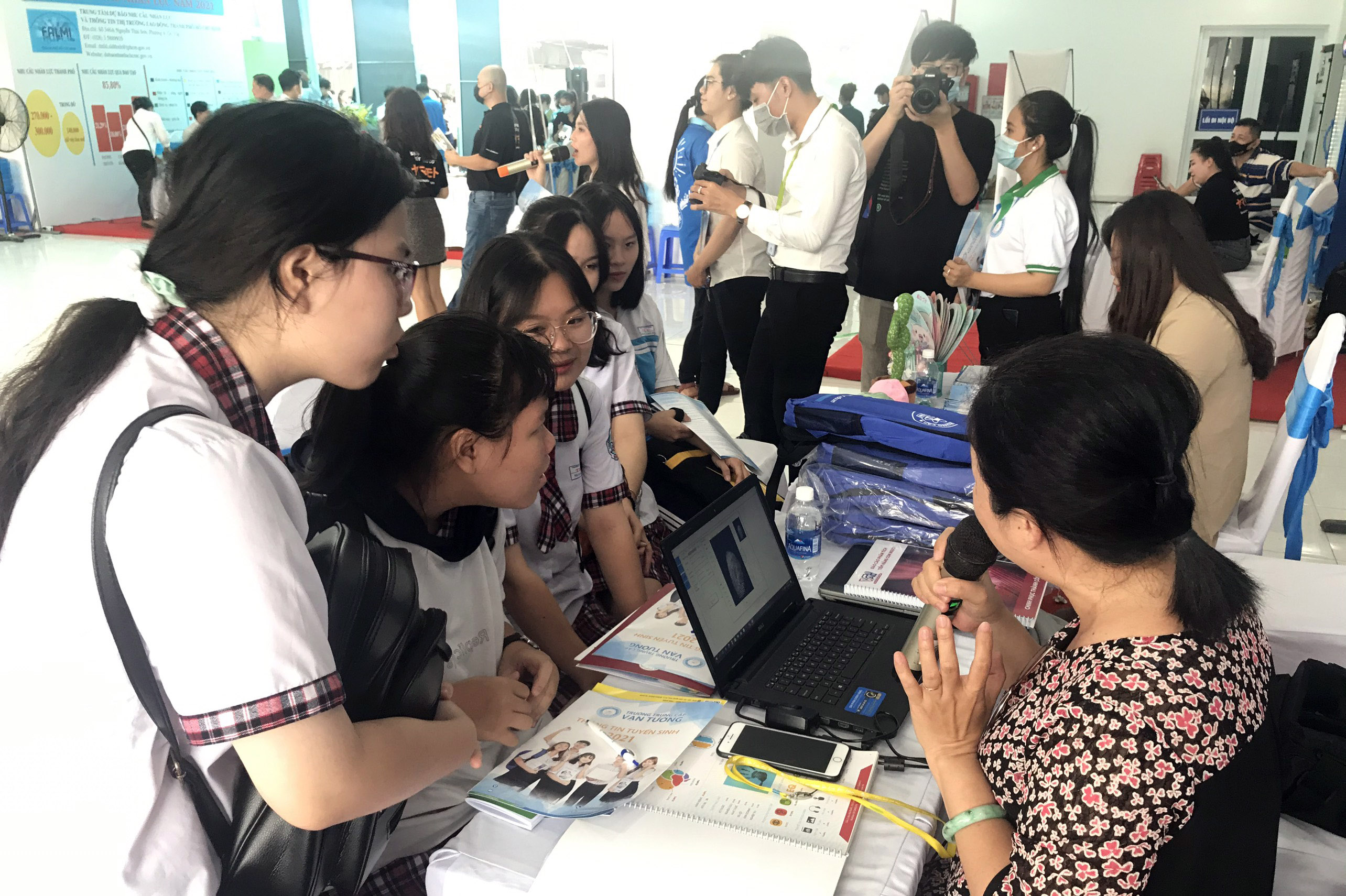 Hơn 2.000 học sinh tham gia Ngày hội “Hướng nghiệp-Dạy nghề”