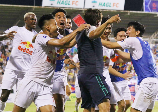 Vòng 9 V-League 2021: Hoàng Anh Gia Lai thắng kịch tính