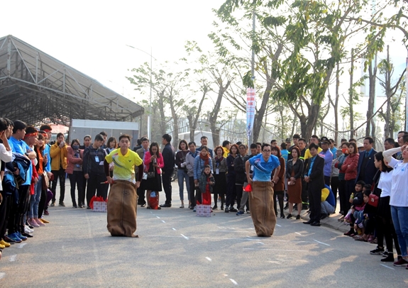 Bài 2: Thiếu thiết chế văn hóa, công nhân nghèo tinh thần