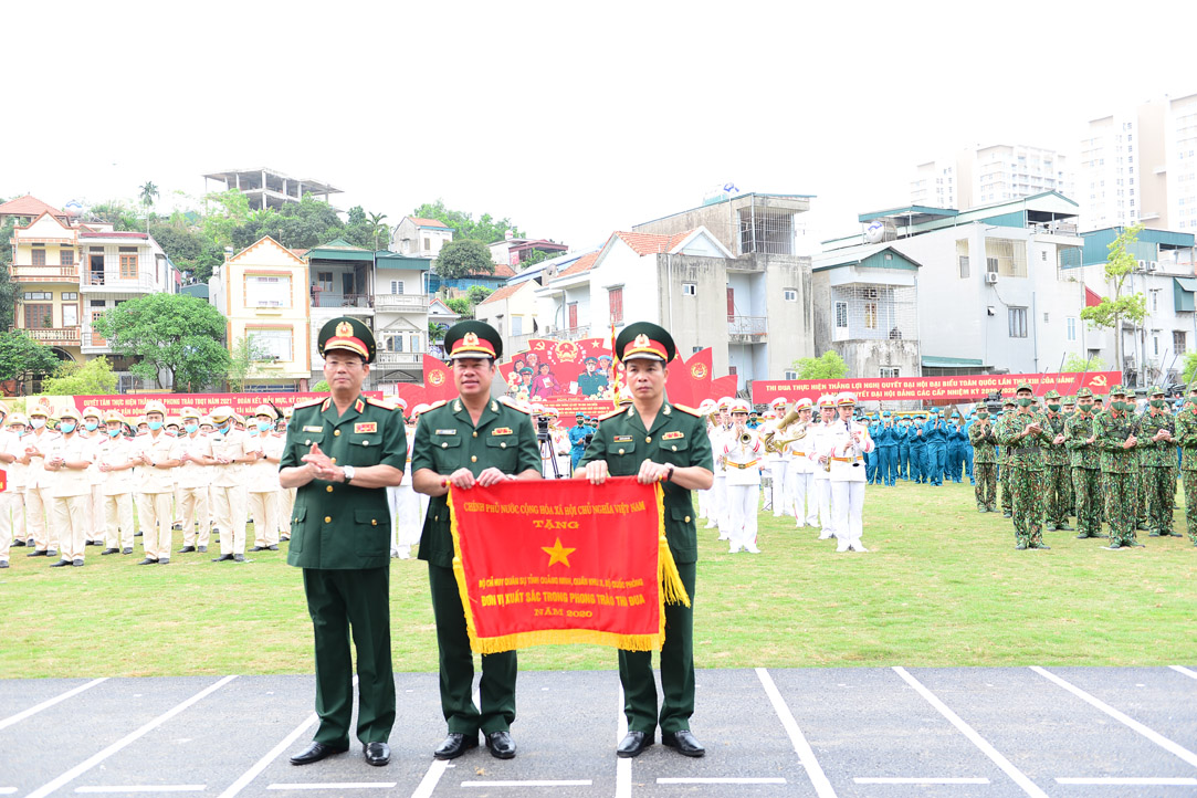 Phấn đấu mỗi điểm bầu cử của quân đội là một điểm sáng, điểm bầu cử mẫu mực