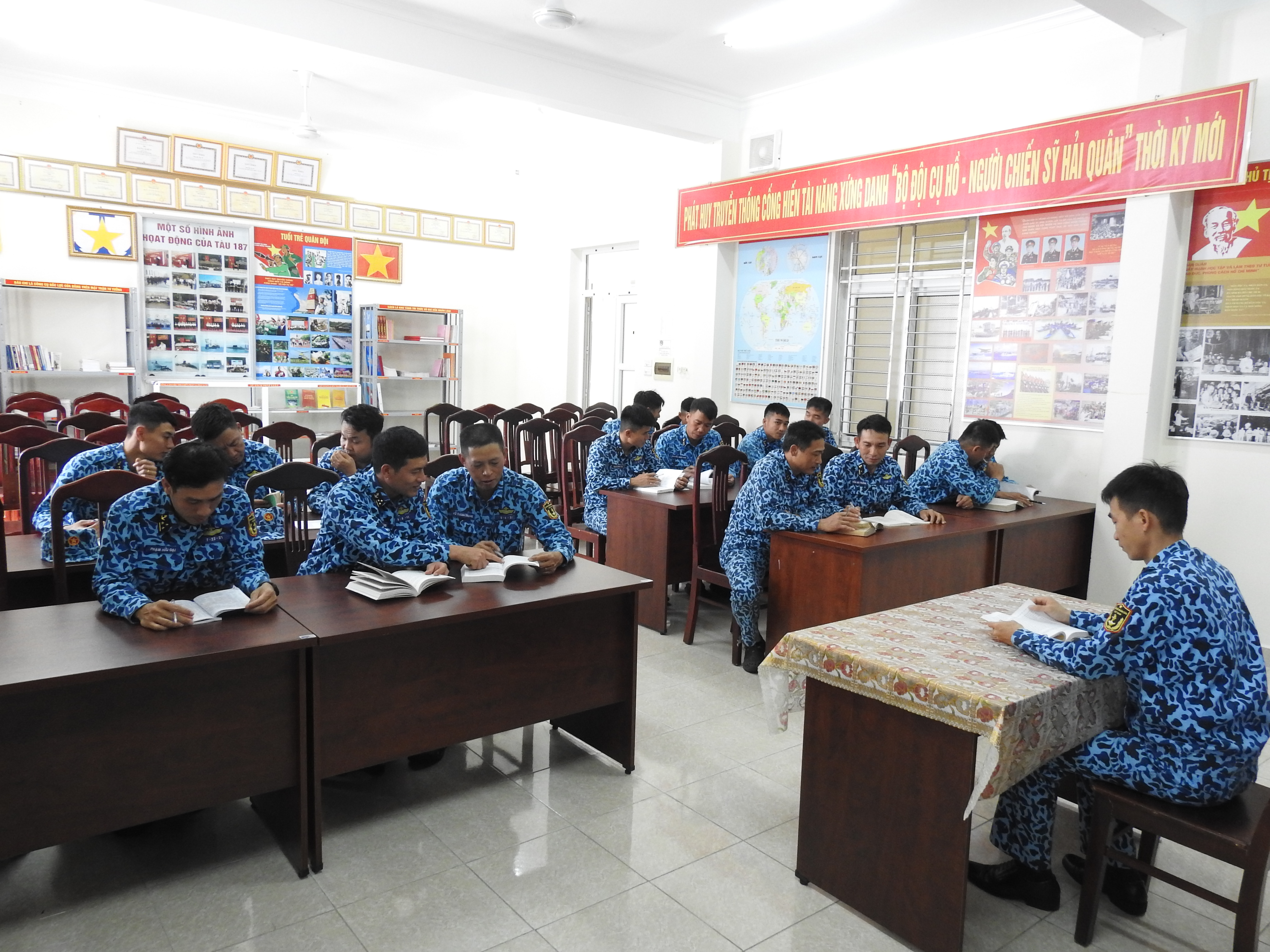 Xung kích học ngoại ngữ