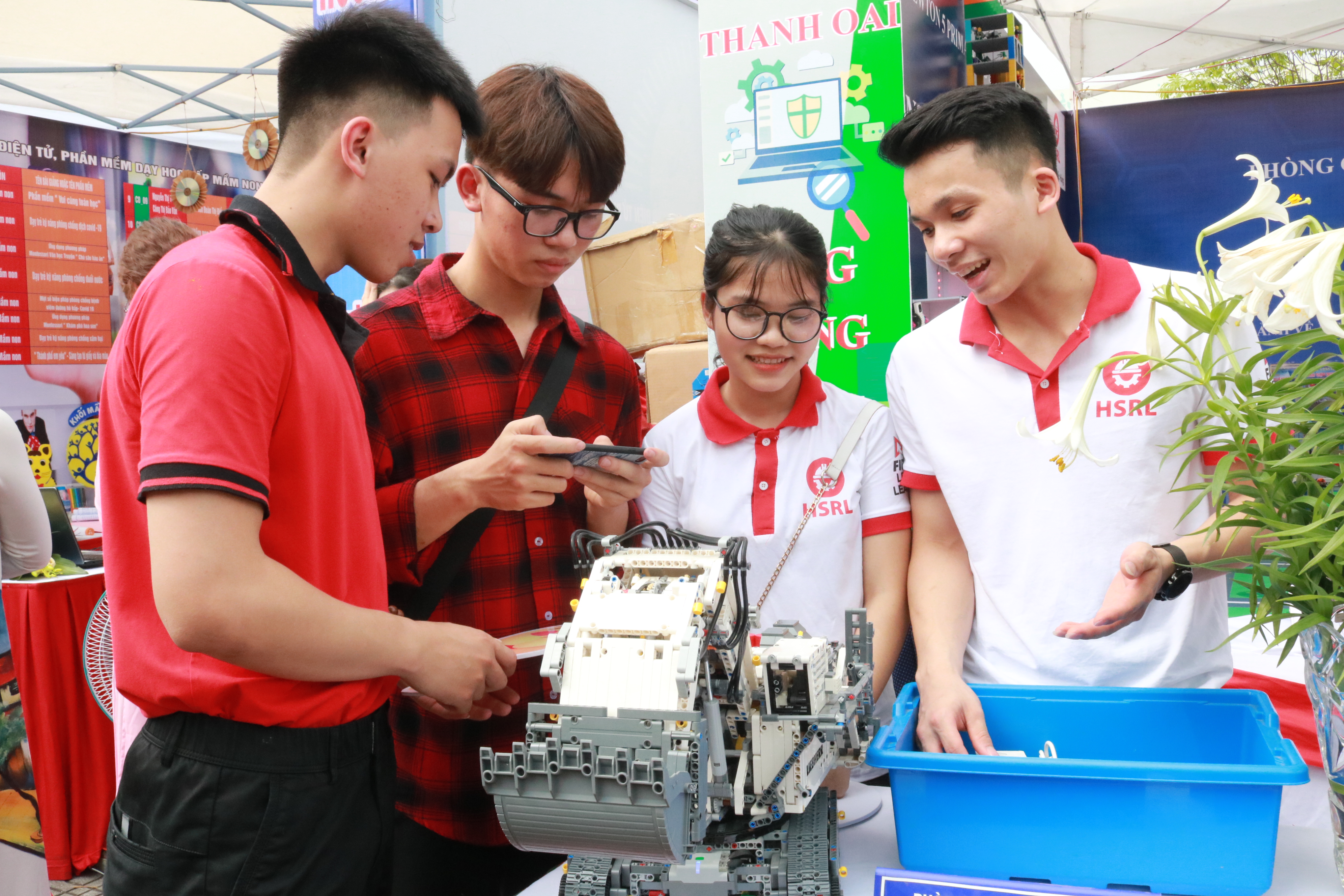 Sôi nổi ngày hội công nghệ thông tin ngành Giáo dục và Đào tạo Hà Nội lần thứ V