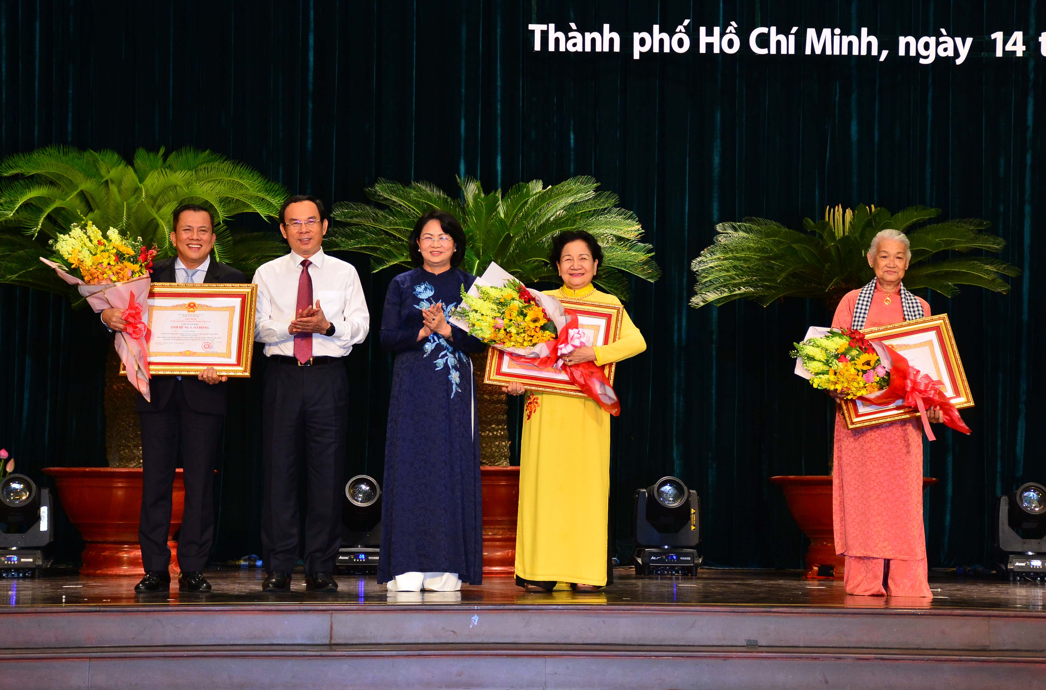 Đẩy mạnh thi đua yêu nước, thúc đẩy phát triển kinh tế, xã hội