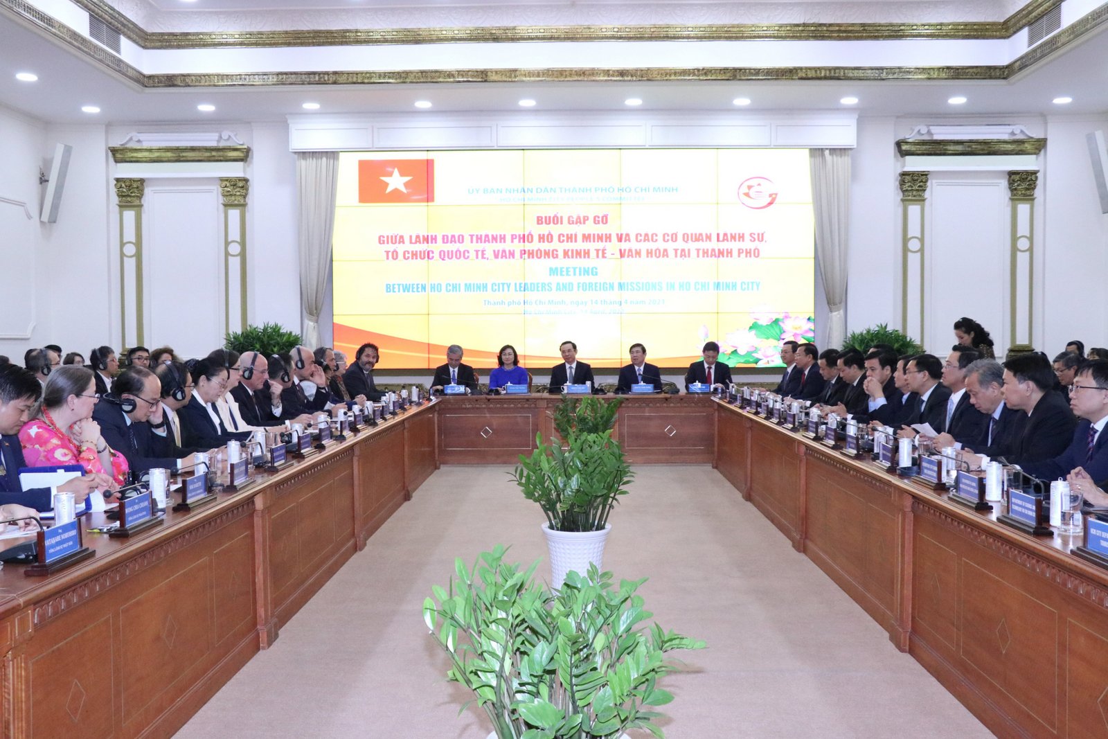 Lãnh đạo TP Hồ Chí Minh gặp gỡ các cơ quan đại diện nước ngoài