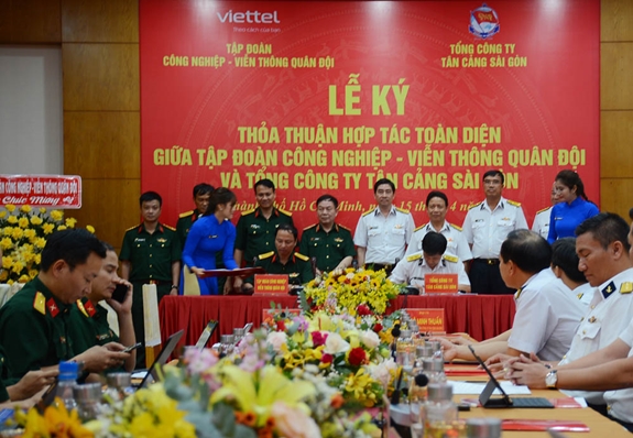 Hợp tác toàn diện giữa Tổng công ty Tân Cảng Sài Gòn và Viettel