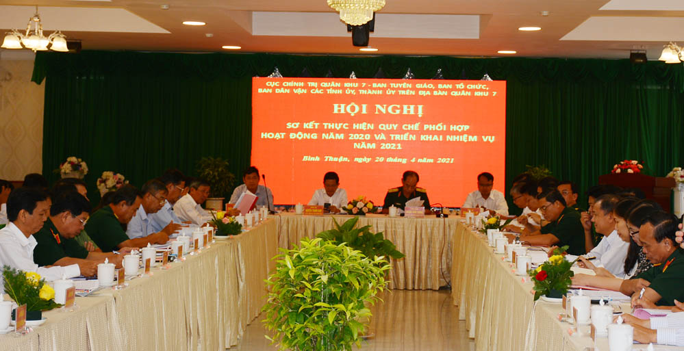 Phối hợp chặt chẽ giữa Cục Chính trị Quân khu 7 với các ban Đảng trên địa bàn