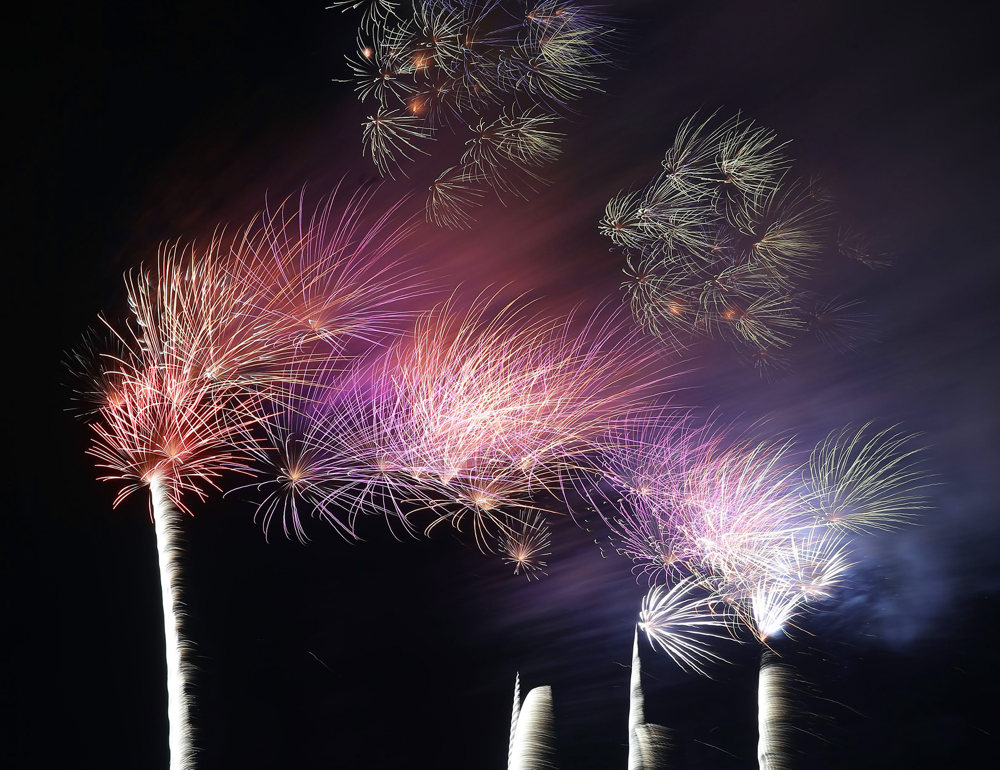 Pháo hoa rực rỡ lung linh trên đất Tổ Hùng Vương 