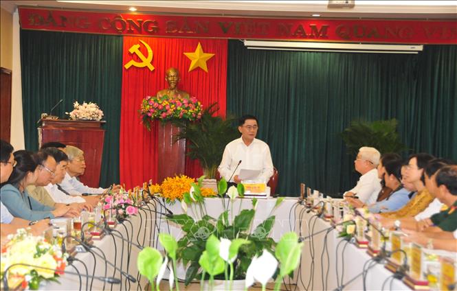 Chủ nhiệm Ủy ban Kiểm tra Trung ương Trần Cẩm Tú kiểm tra công tác bầu cử tại Bình Phước