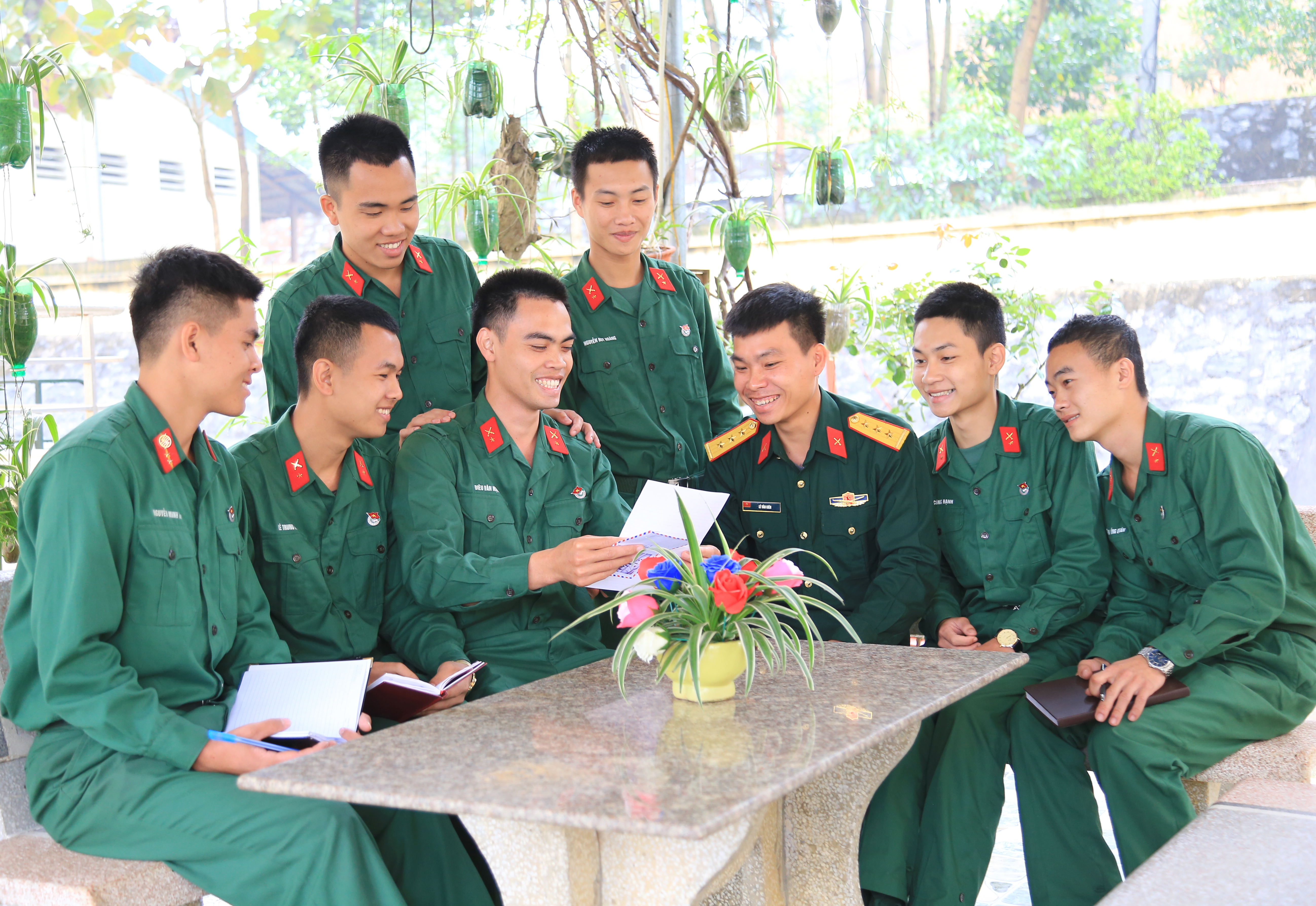 Gác tình riêng lên đường làm nhiệm vụ