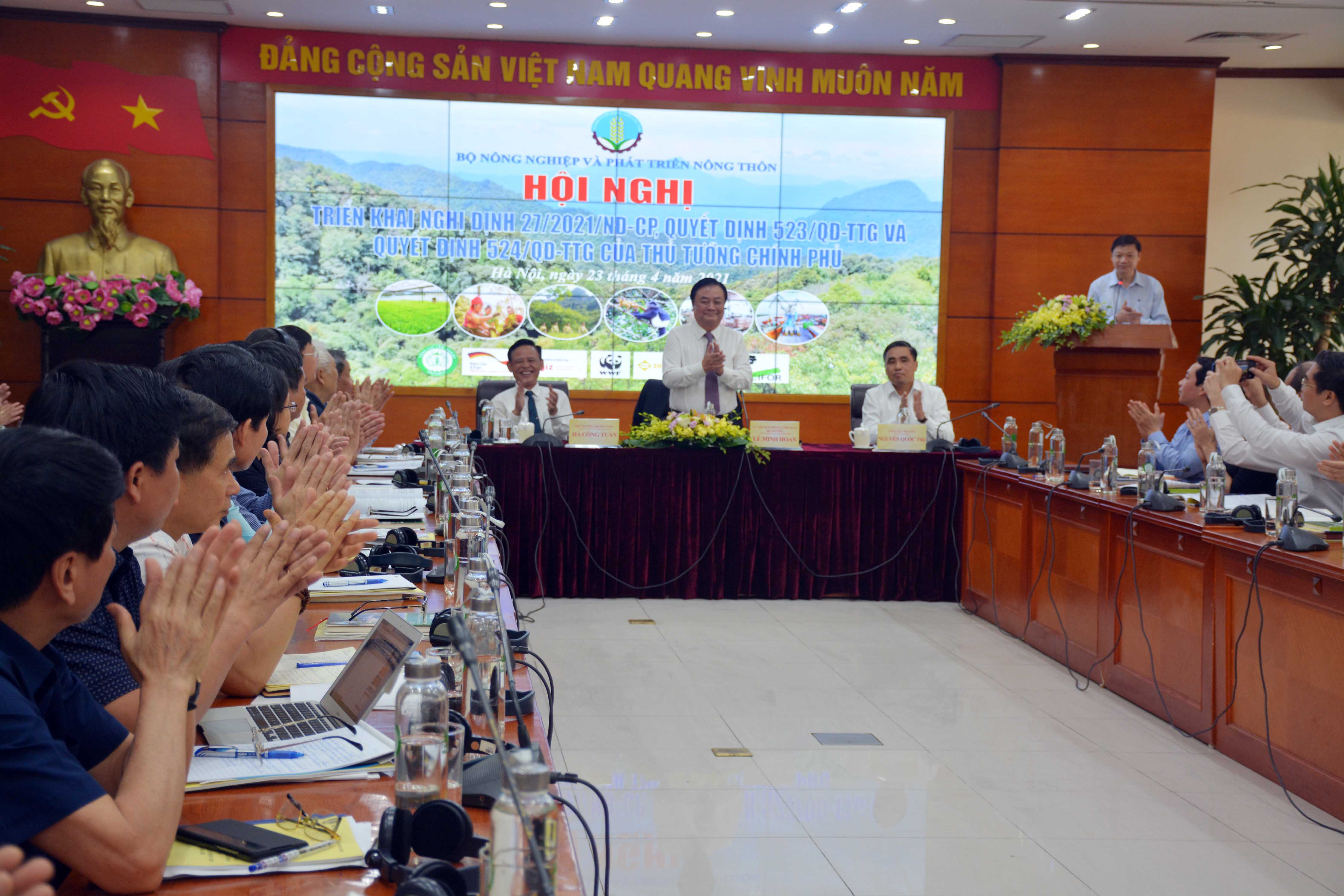 Triển khai các văn bản pháp luật để xây dựng ngành lâm nghiệp phát triển bền vững