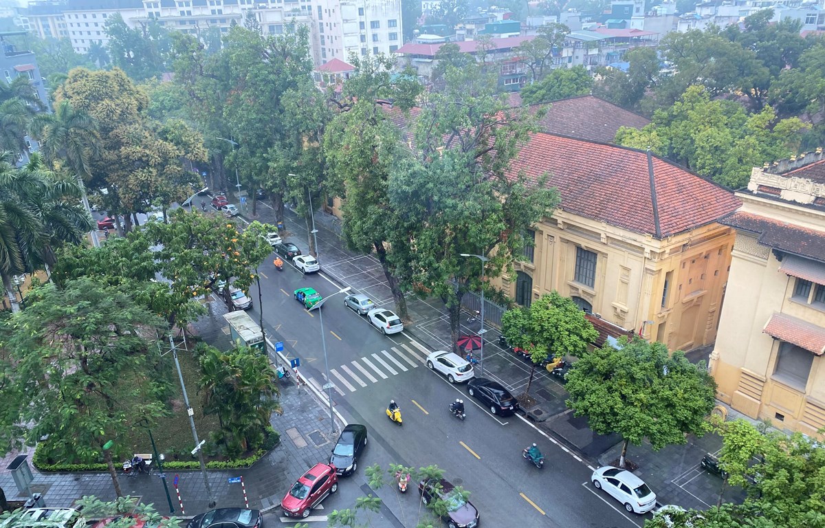 Bắc Bộ có mưa vài nơi, trưa chiều giảm mây trời nắng,