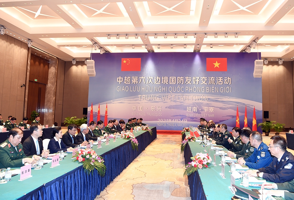 Hai đoàn hội đàm tại Đông Hưng (Trung Quốc).