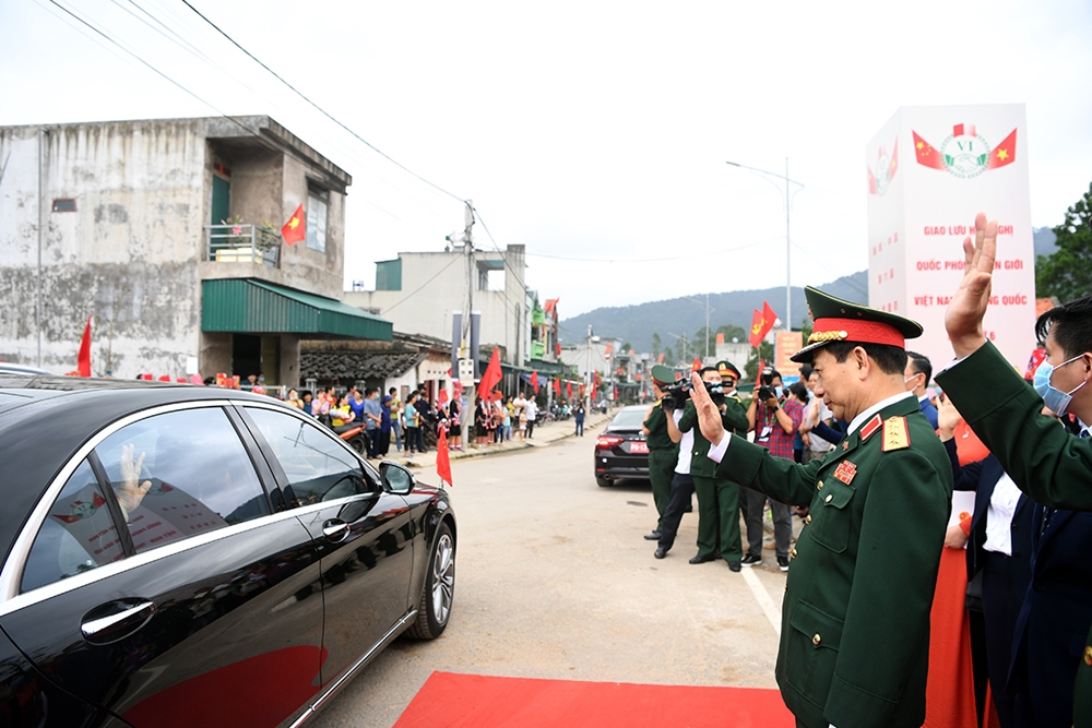 Chương trình Giao lưu đã thành công tốt đẹp, để lại nhiều ấn tượng sâu sắc cho đại biểu hai bên và nhân dân địa phương hai bên biên giới.