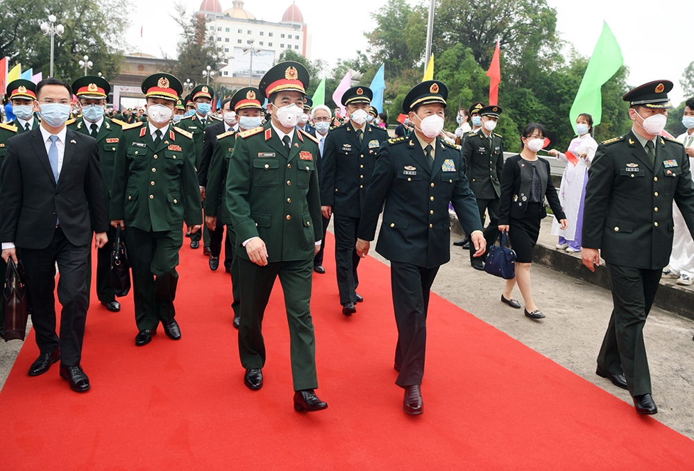 Bộ trưởng Ngụy Phượng Hòa chủ trì Lễ đón Bộ trưởng Phan Văn Giang và đoàn đại biểu Việt Nam sang tham dự Giao lưu.