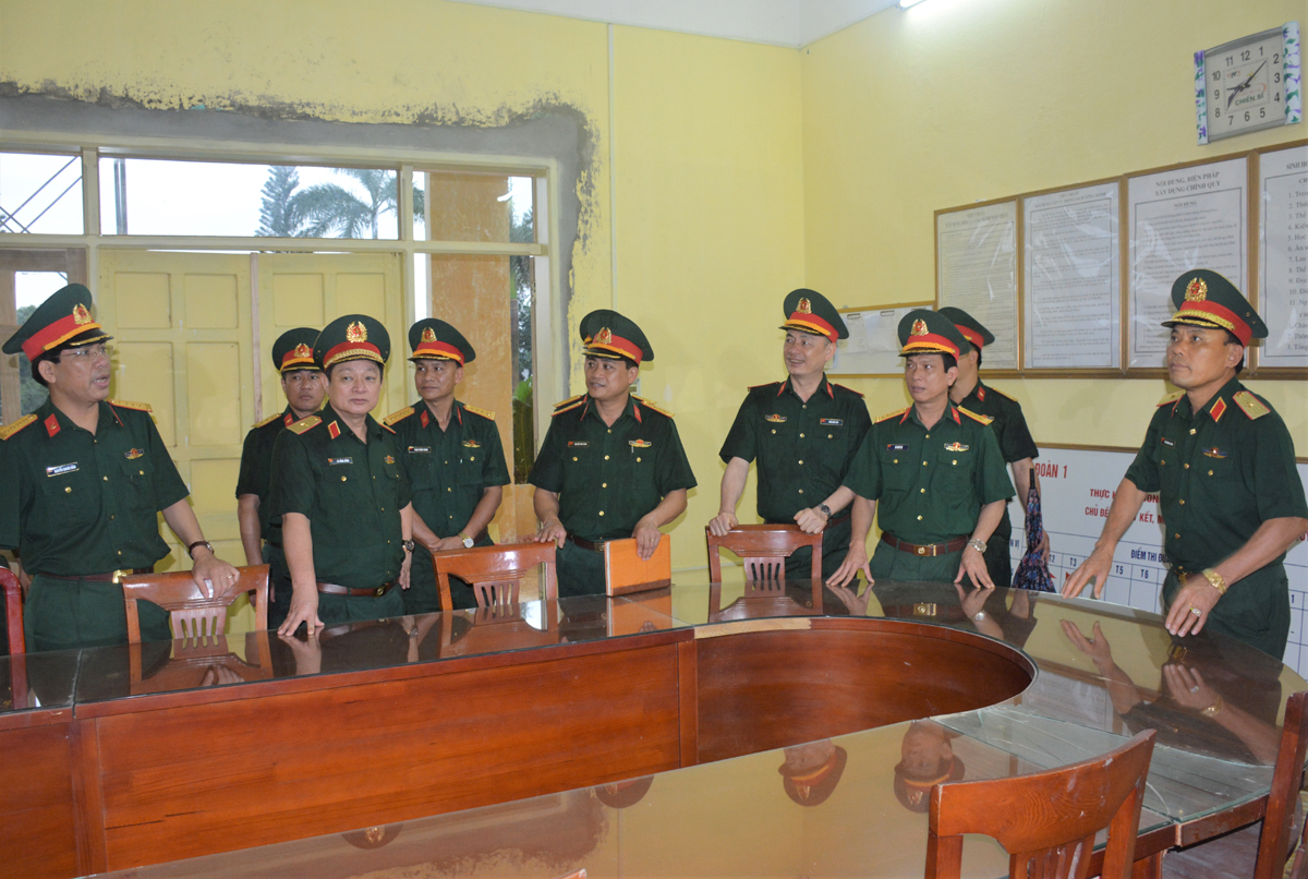 Tổng cục Hậu cần kiểm tra công tác chuẩn bị hội thi doanh trại tại Lữ đoàn 405, Quân khu 3