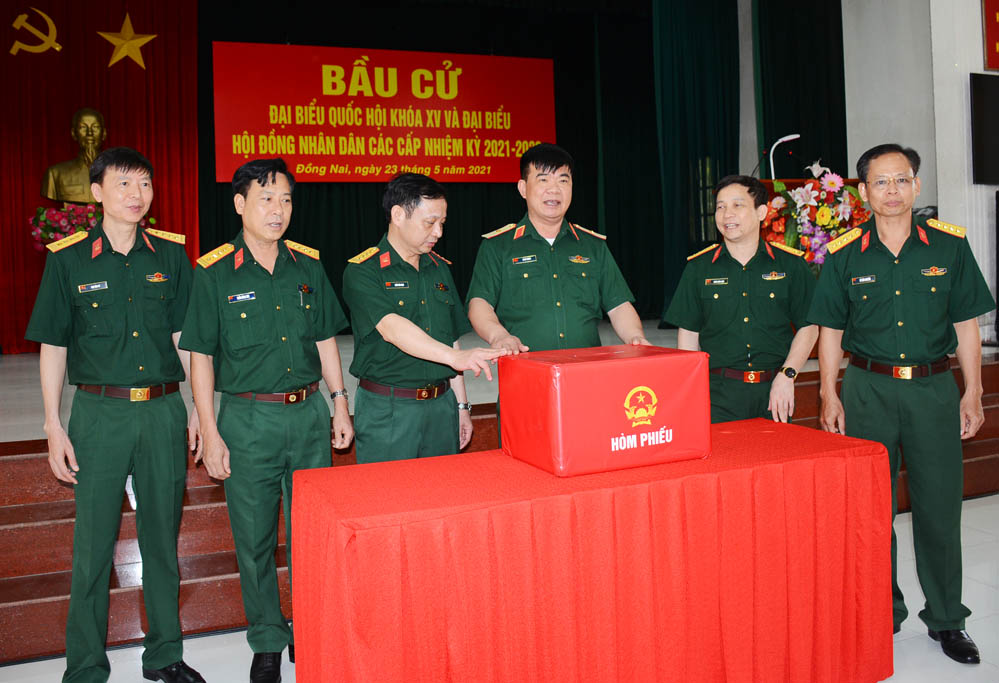 Tổng cục Hậu cần kiểm tra công tác chuẩn bị bầu cử tại Lữ đoàn 972