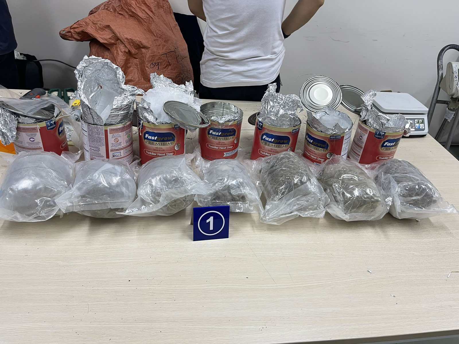 Thu giữ gần 36kg ma túy các loại trong các lô hàng quà biếu

