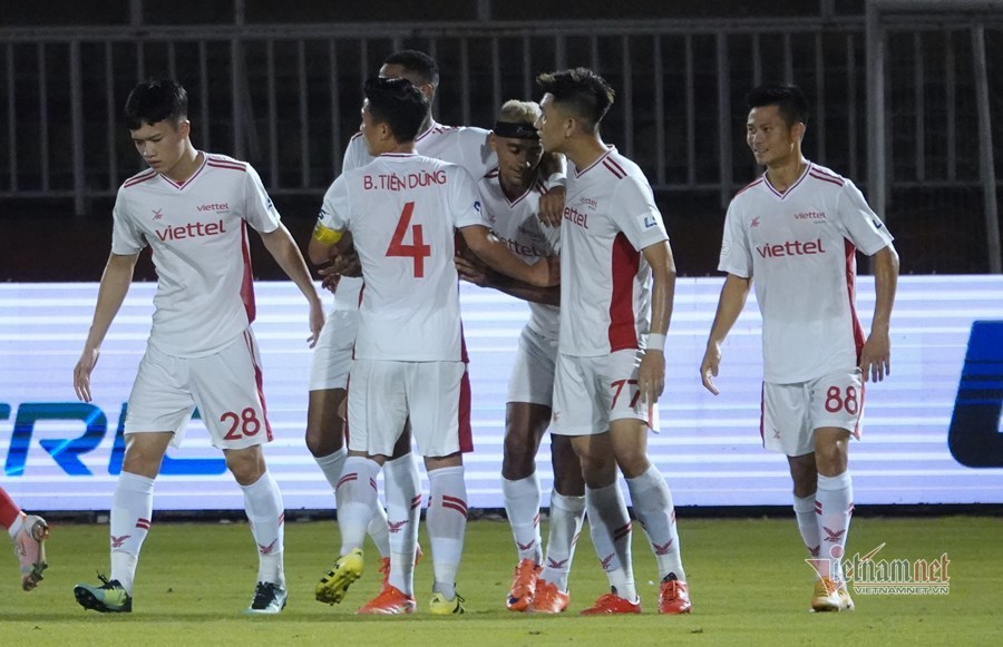 Câu lạc bộ TP. Hồ Chí Minh chia điểm với Viettel trên sân nhà