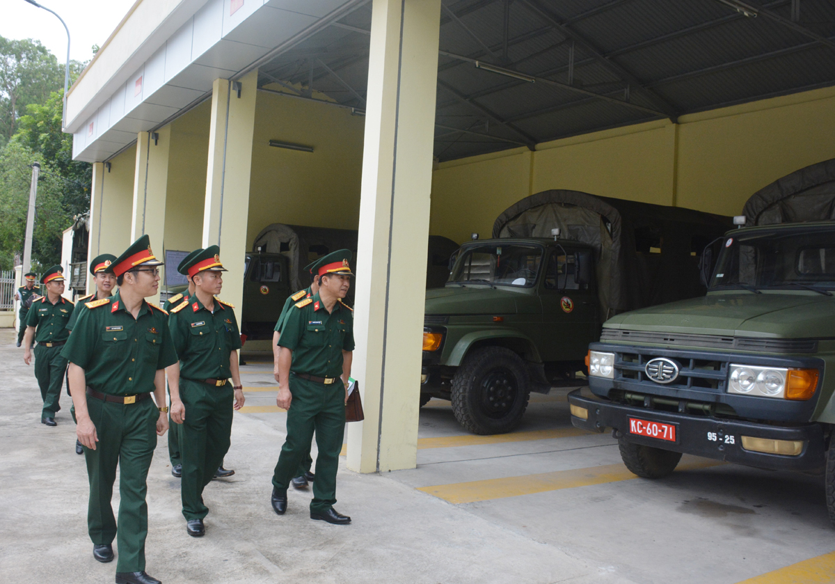 Kiểm tra công tác chuẩn bị phúc tra xây dựng đơn vị vận tải tại Sư đoàn 395, Quân khu 3