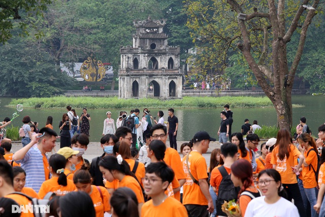 Hà Nội tạm dừng tổ chức các lễ hội, tuyến phố đi bộ để phòng dịch Covid-19