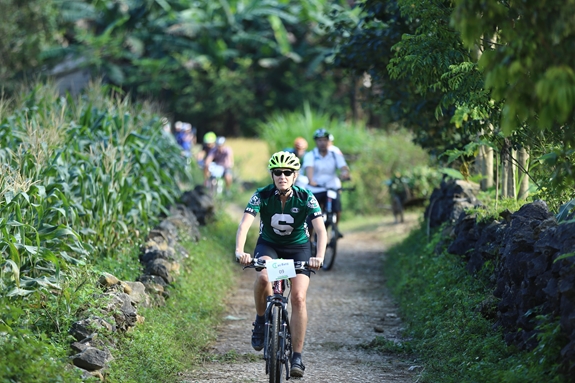 Khách quốc tế đến Việt Nam tăng nhẹ trong tháng 4

