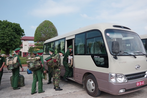 Bộ CHQS tỉnh Quảng Trị tăng cường lực lượng tham gia chống dịch trên tuyến biên giới​