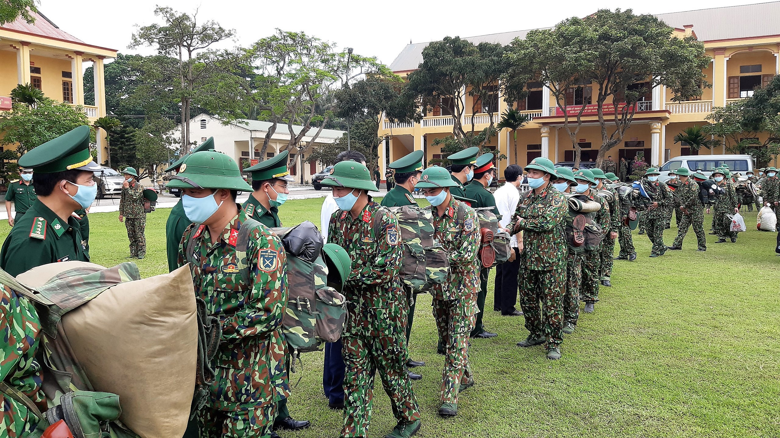 Thanh Hóa: Tăng cường gần 100 cán bộ, chiến sĩ lên biên giới chống dịch Covid 19