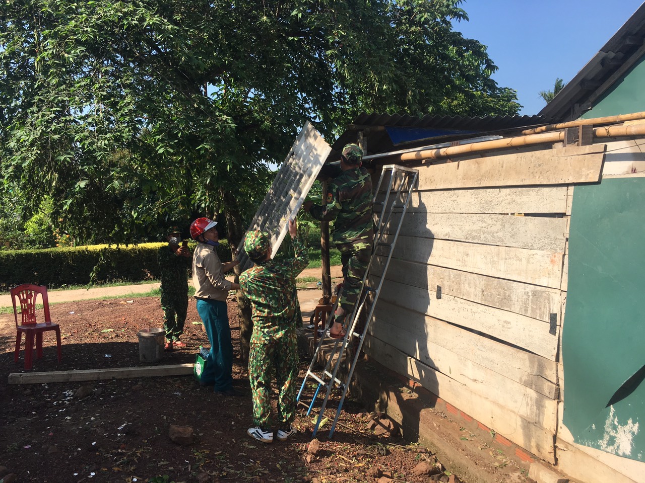 Khẩn trương khắc phục hậu quả lốc xoáy