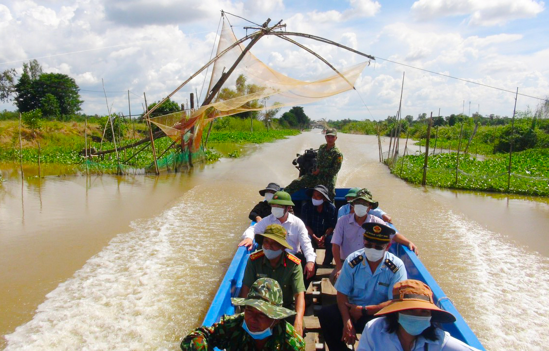 Phát huy sức mạnh tổng hợp ngăn dịch từ biên giới