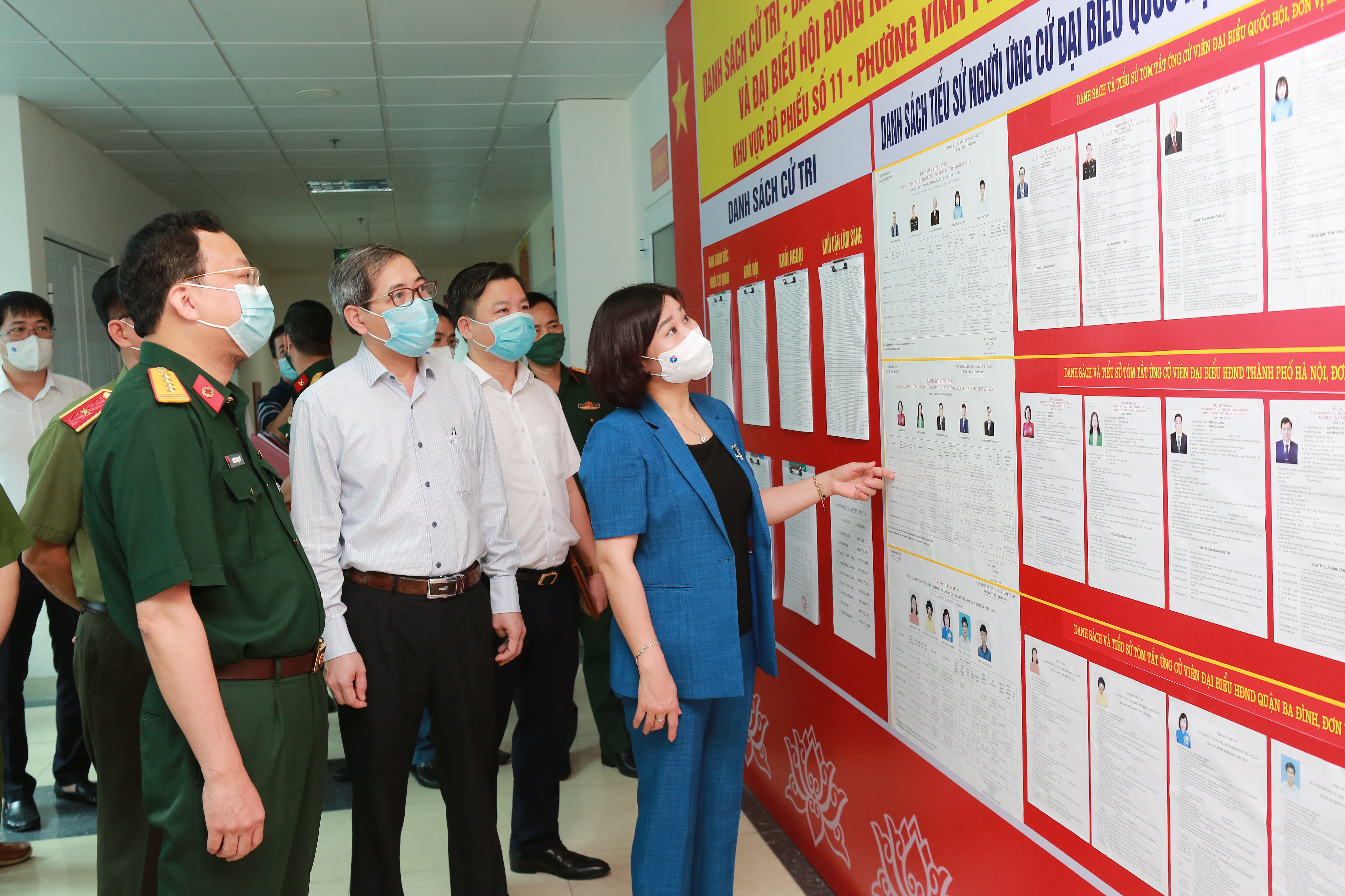 Lãnh đạo Thành phố Hà Nội kiểm tra công tác bầu cử tại Bệnh viện Quân y 354