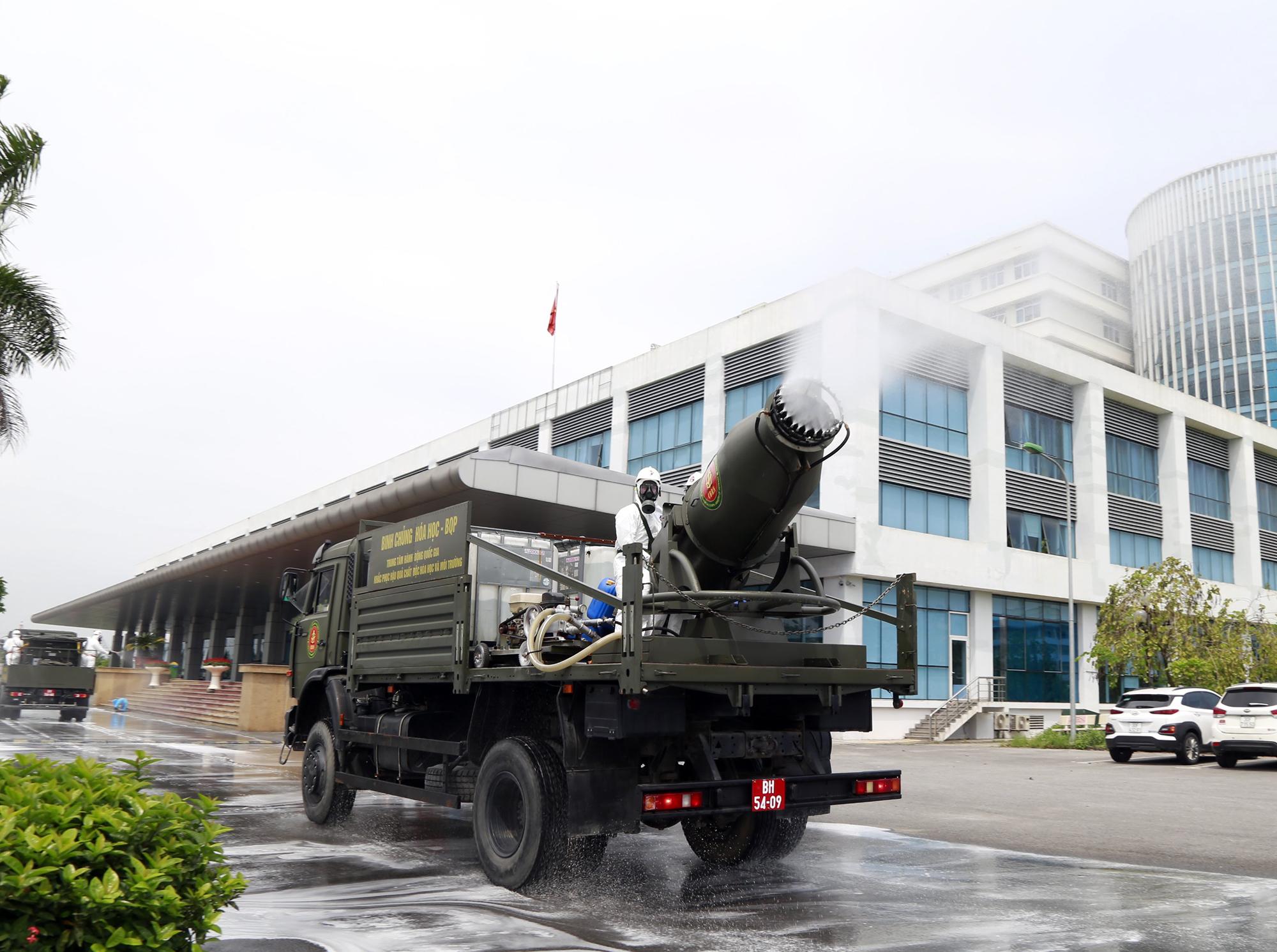 Xe phun tầm cao chuyên dụng.