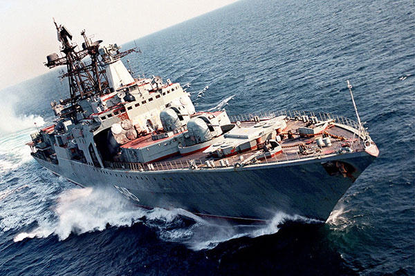 Marshal Shaposhnikov: Marshal Shaposhnikov là một tàu chiến của Hải quân Nga, đã từng tham gia các cuộc thử nghiệm trên Biển Đông. Xem hình ảnh để đánh giá về khả năng chiến đấu và công nghệ của tàu này.