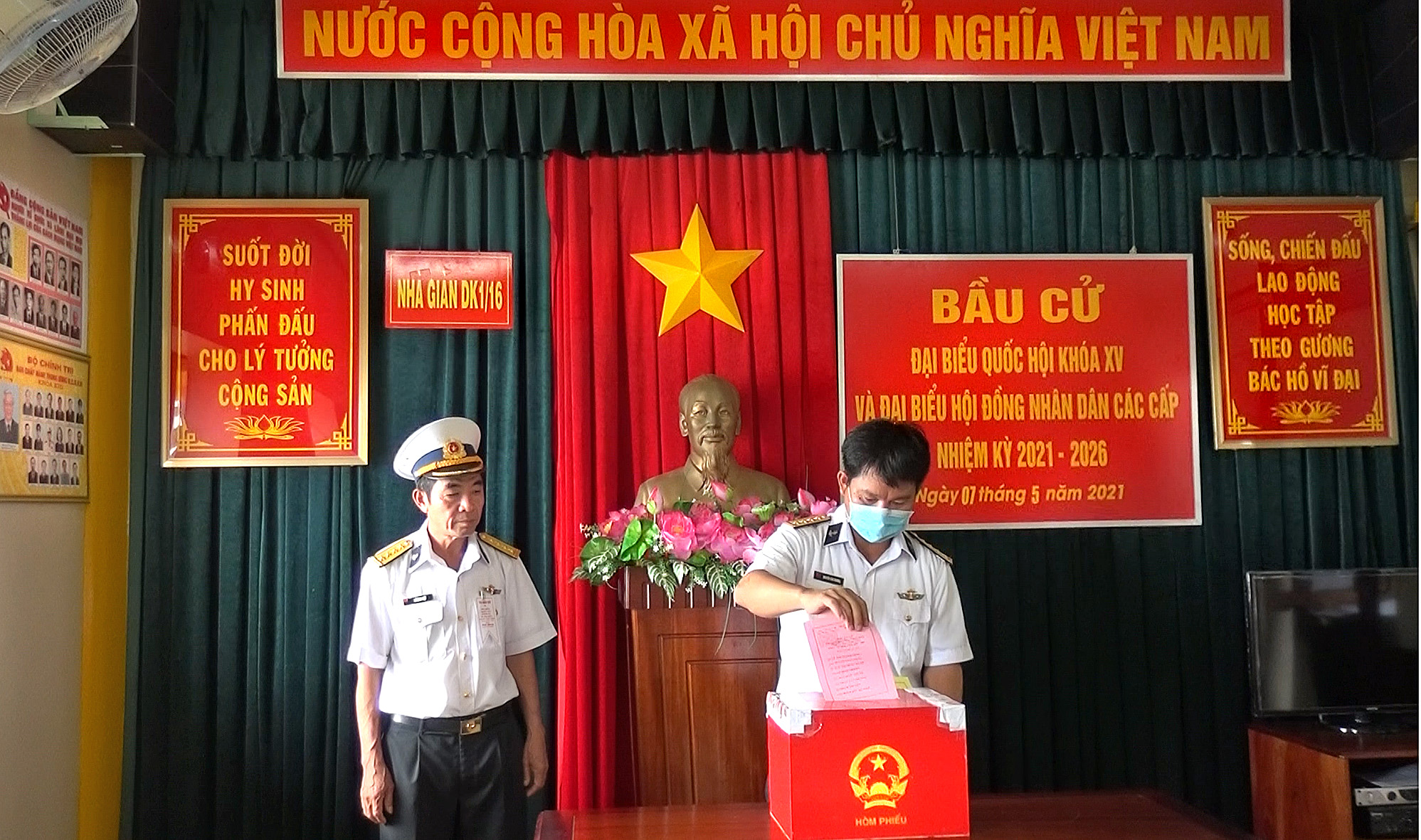  Tổ chức bầu cử sớm trên nhà giàn DK1