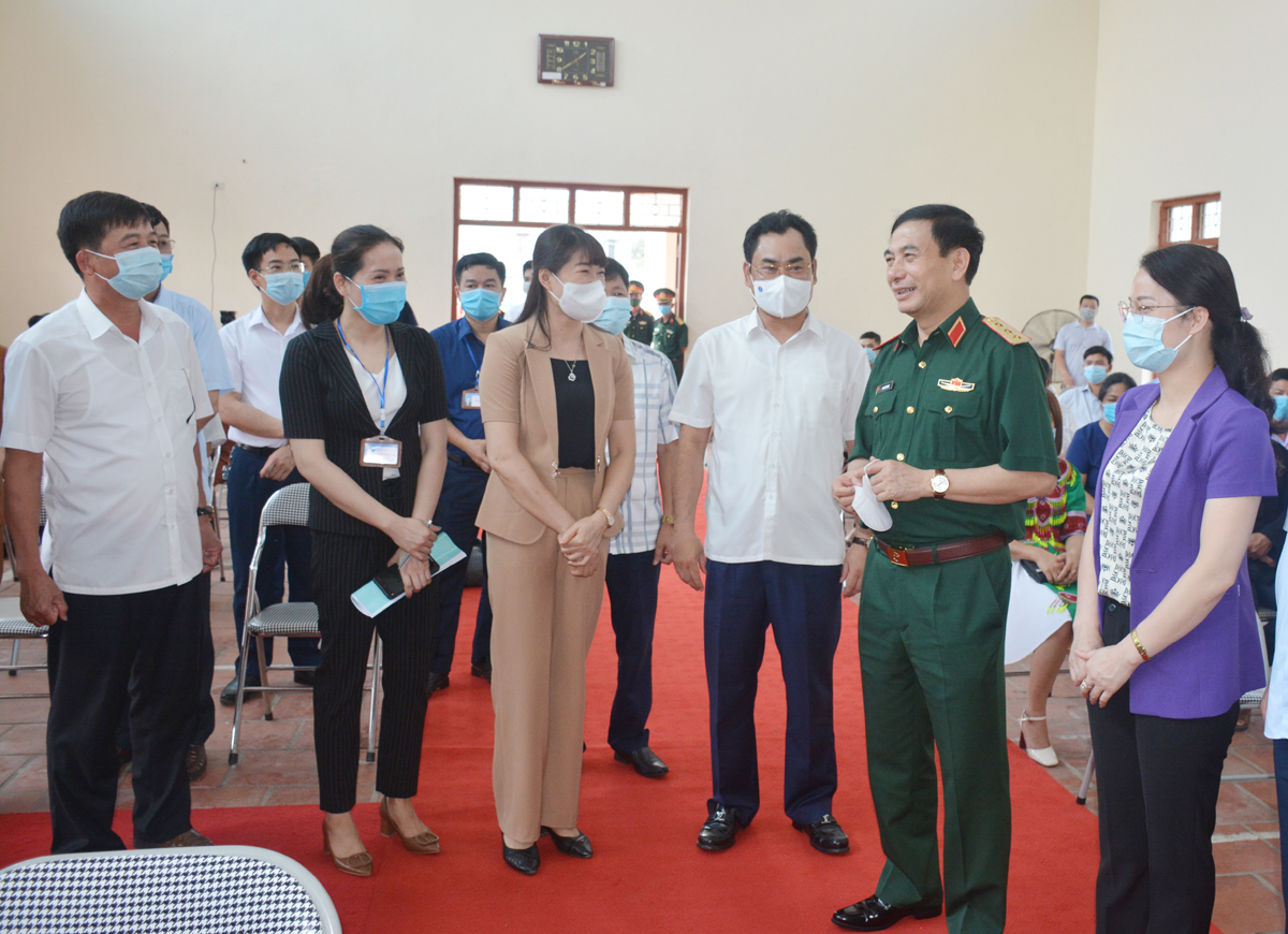 Thượng tướng Phan Văn Giang tiếp xúc cử tri tại xã Tràng Xá, huyện Võ Nhai, tỉnh Thái Nguyên