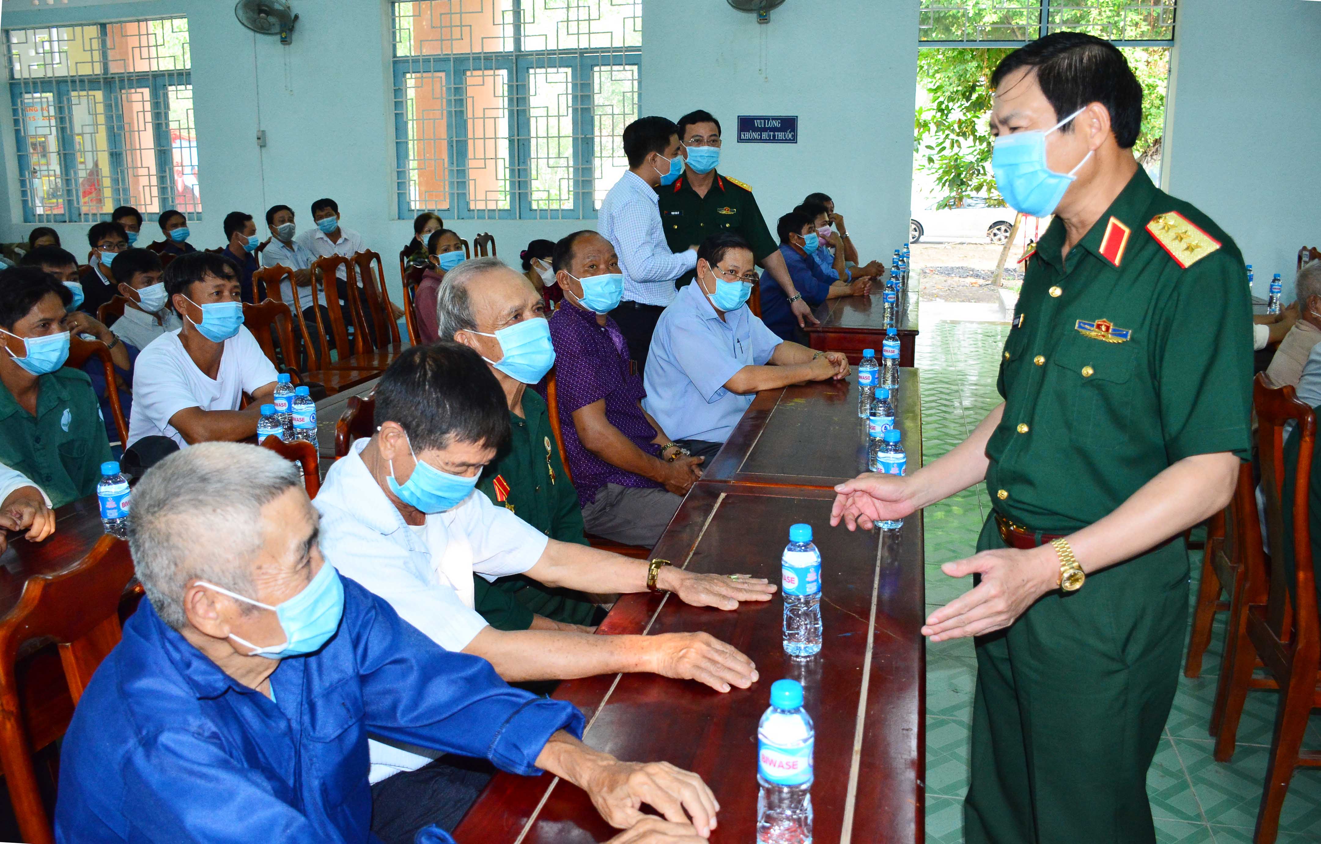 Thực hiện tốt vai trò người đại biểu của nhân dân, là cầu nối giữa cử tri với Đảng, Nhà nước, Quốc hội