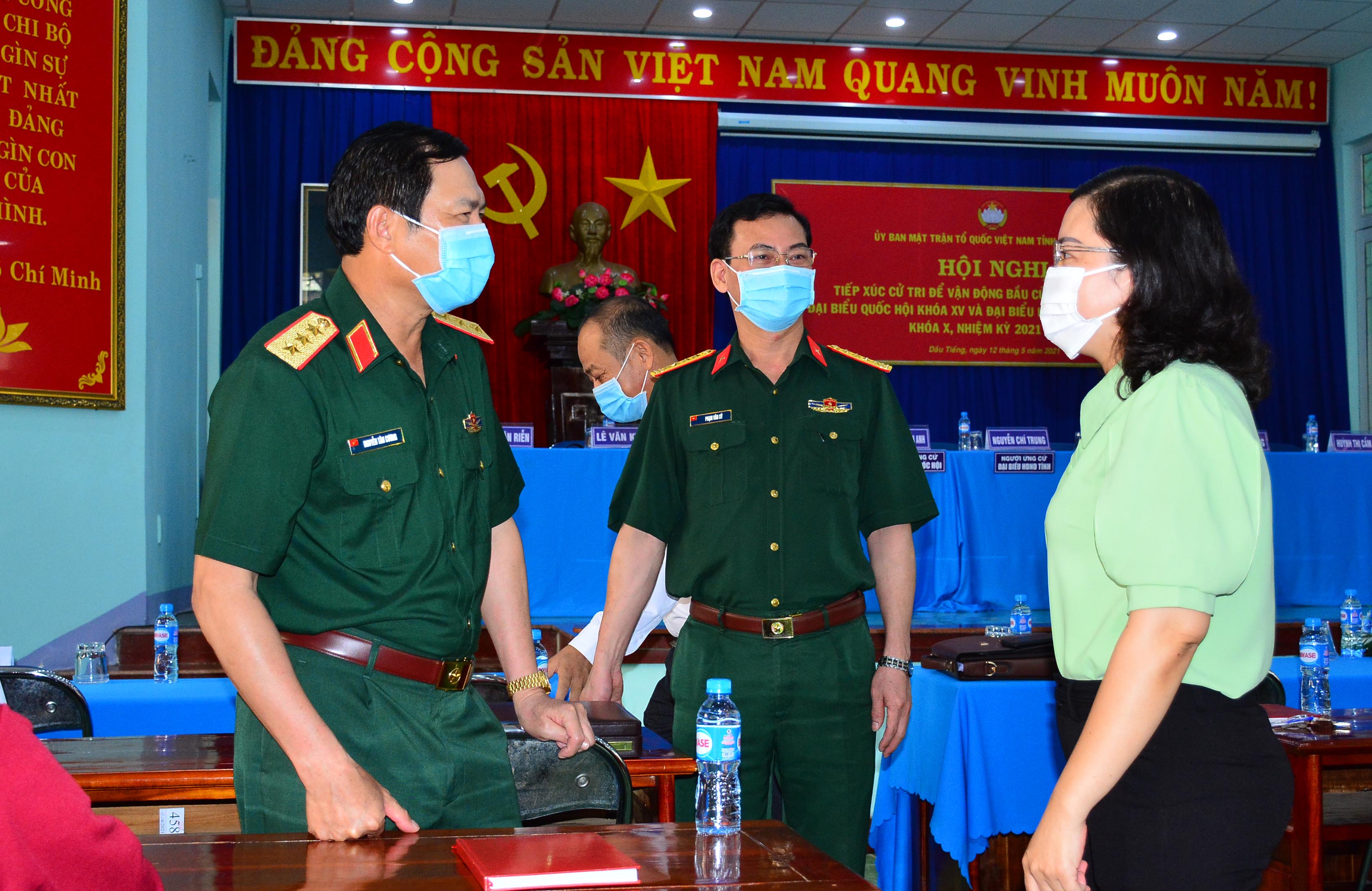 Cử tri tin tưởng, đặt trọn niềm tin vào những ứng cử viên đại biểu Quốc hội, đại biểu Hội đồng nhân dân