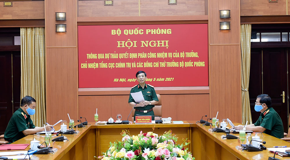 Thông qua dự thảo Quyết định phân công nhiệm vụ của Bộ trưởng, Chủ nhiệm Tổng cục Chính trị và các Thứ trưởng Bộ Quốc phòng
